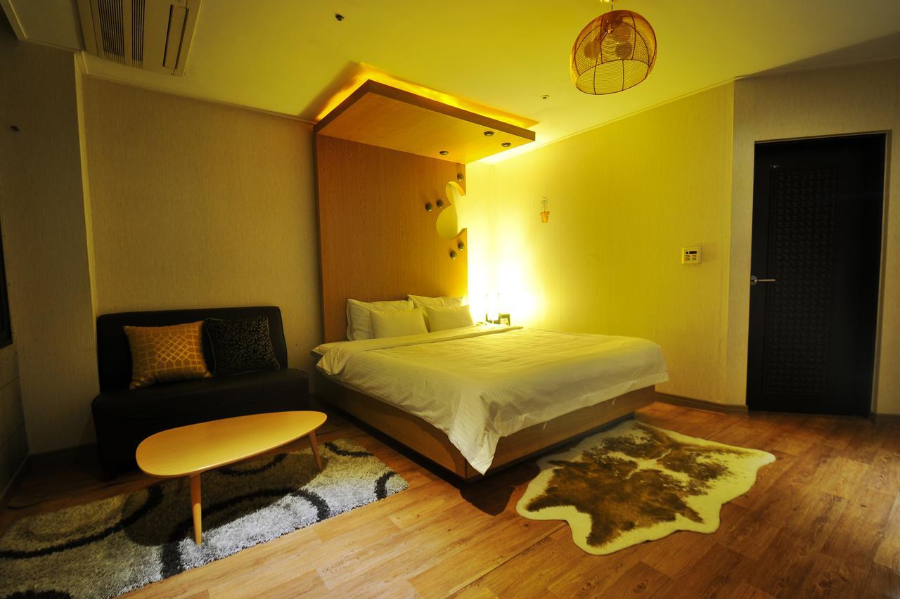 Gimhae Business Hotel K Экстерьер фото